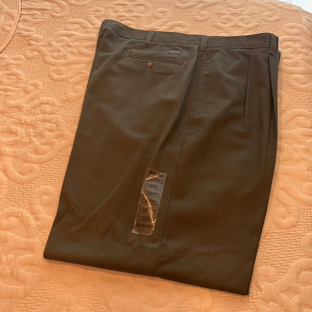 Men’s Geoffrey Beene Olive Khakis, Sz 42x32